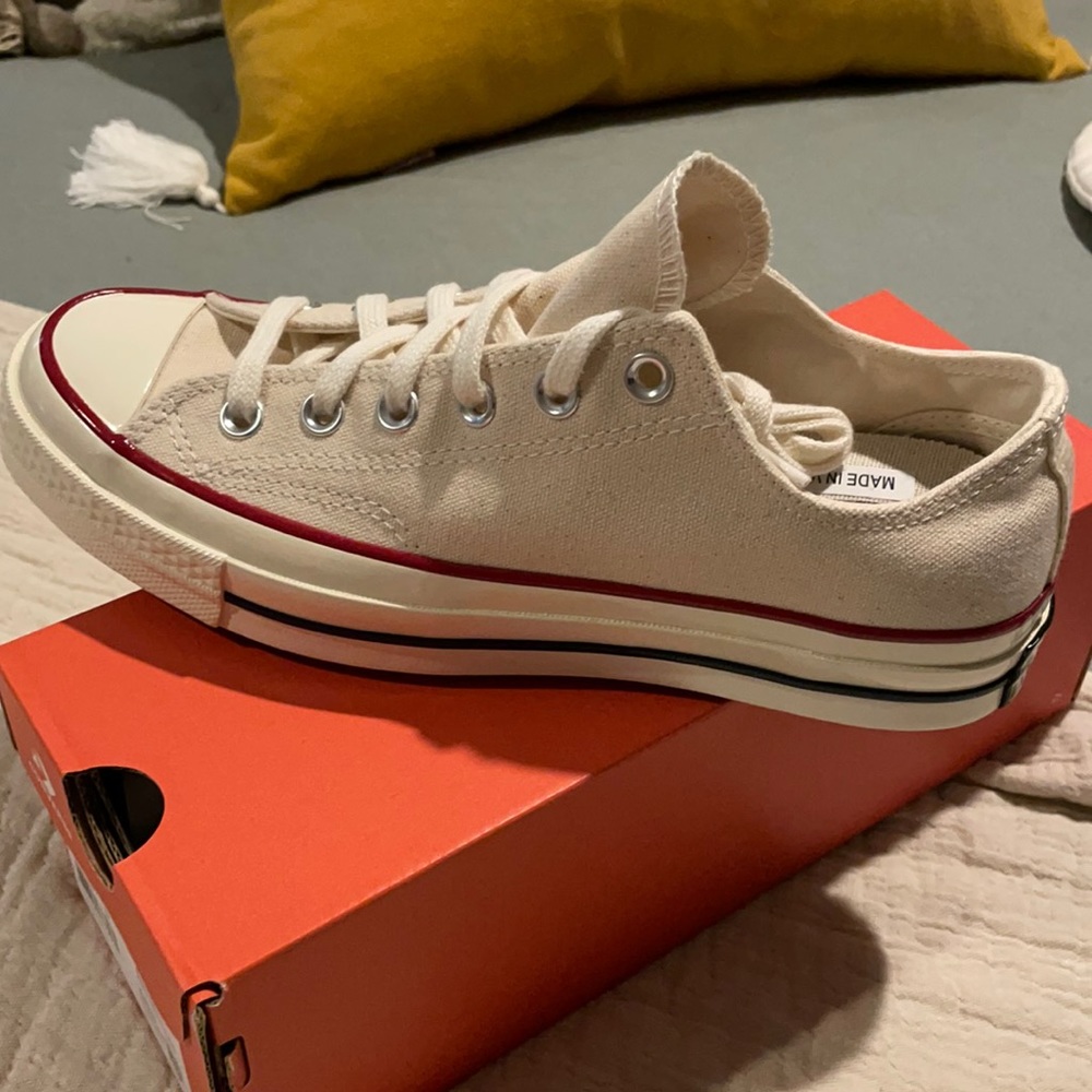Converse low top